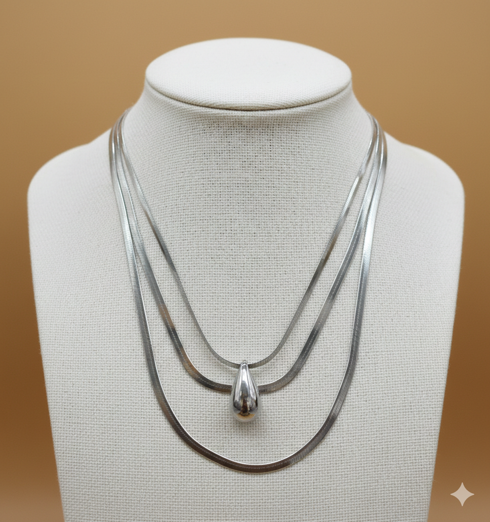 Collar Triple Plateado Mastery