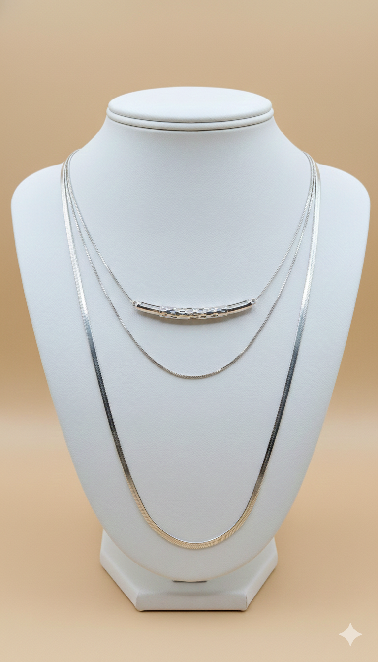 Collar Triple Plateado Queen Mary