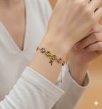 Pulsera Dorada Quatro