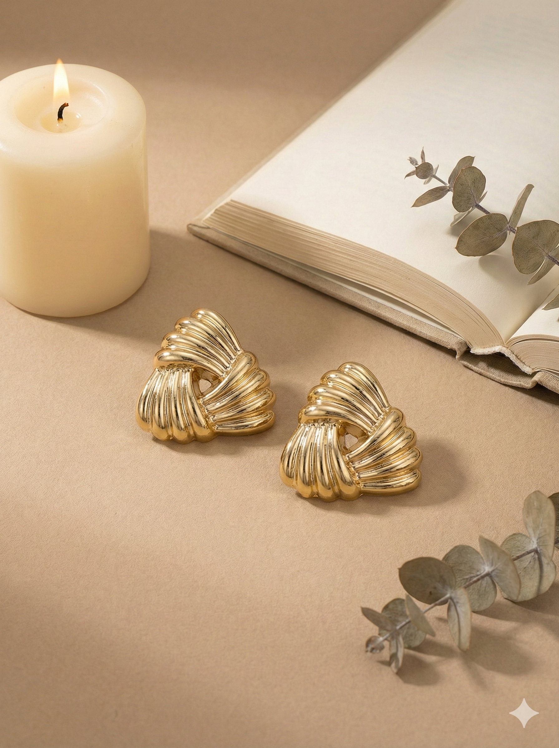 Aretes Triple Nudo  Dorados