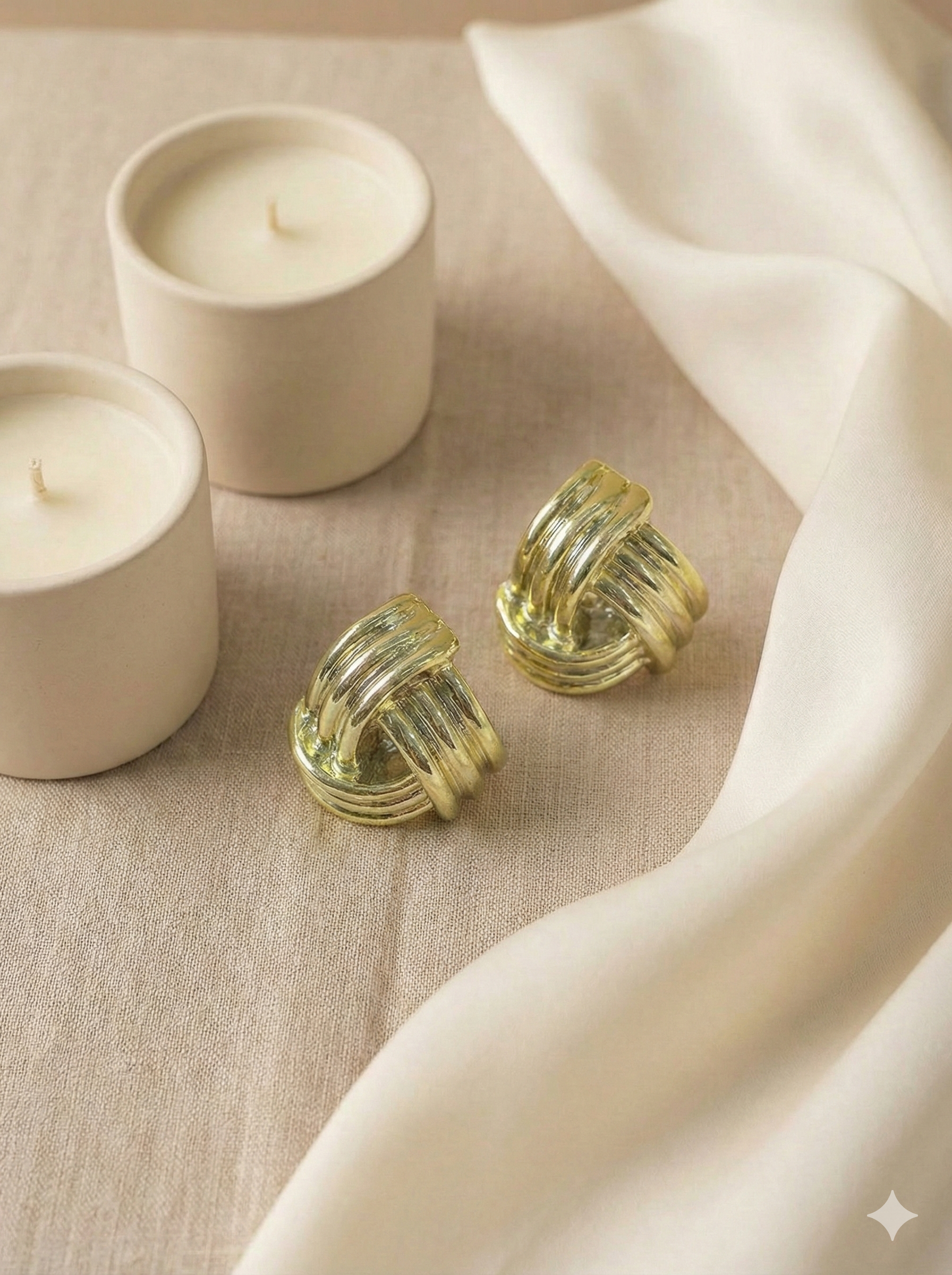 Aretes Nudo Dorados