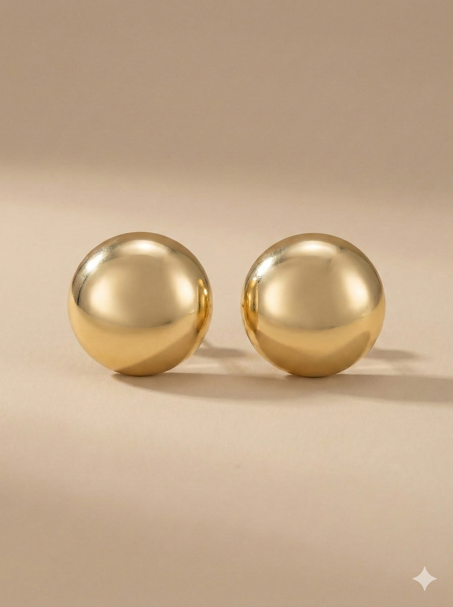 Aretes Punto Dorados